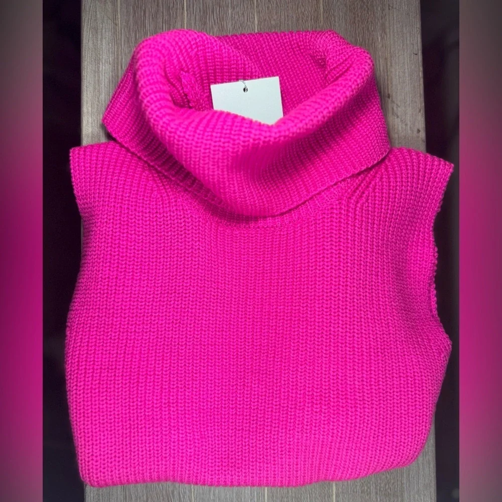 NWT Antonio Melani Dylon Sleeveless Bright Pink Turtleneck Sweater size Medium